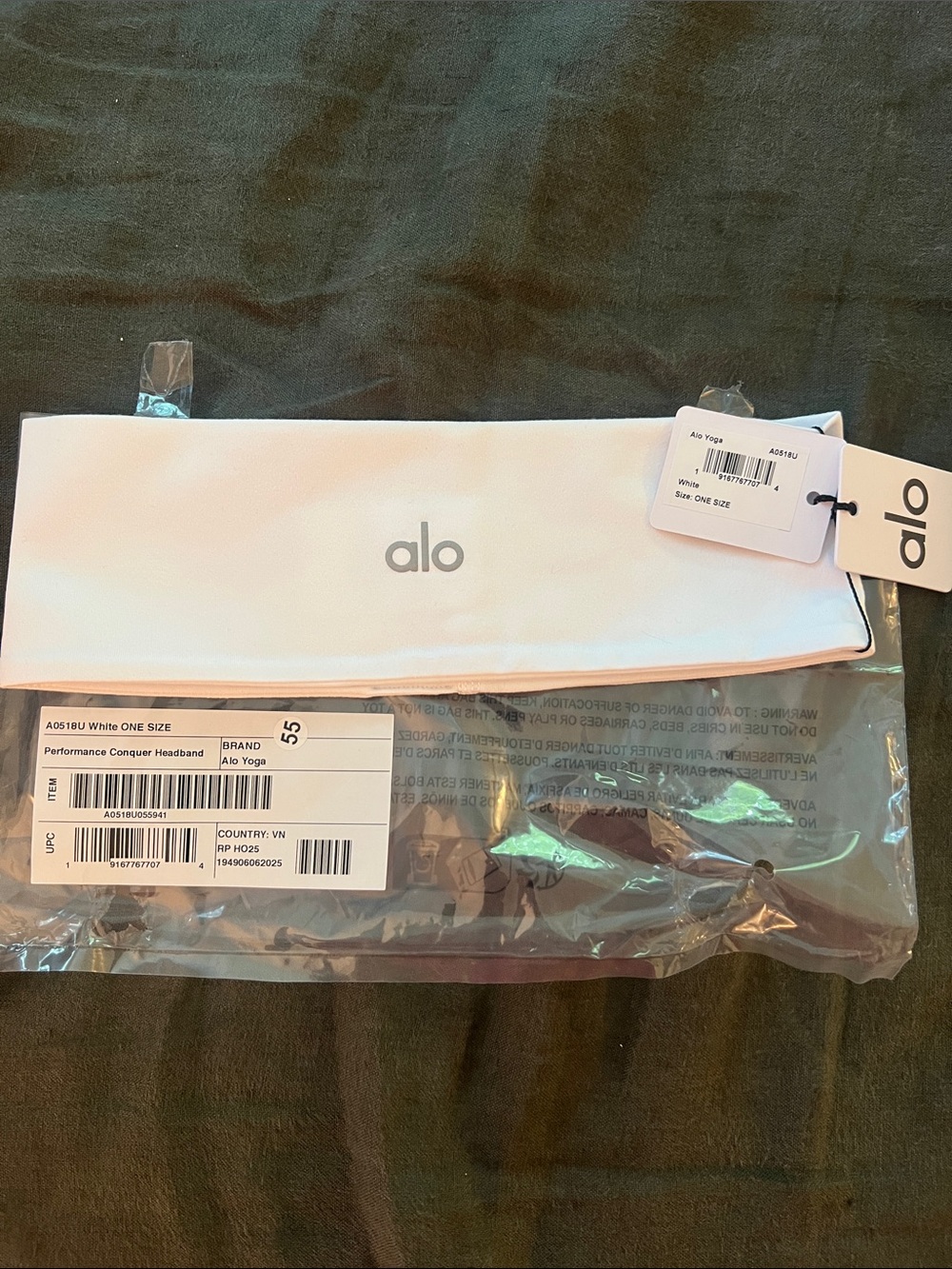 ALO Yoga White Performance Conquer Headband NEW WITH TAGS NWT - Picture 2 of 7